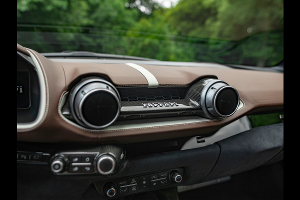 Ferrari 812 Superfast | Atelier Car | Blu Swaters | Veel alcantara! | Lift | JBL | Carbon Driver Zone | Briljante configuratie