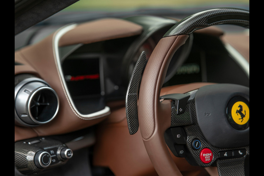 Ferrari 812 Superfast | Atelier Car | Blu Swaters | Veel alcantara! | Lift | JBL | Carbon Driver Zone | Briljante configuratie