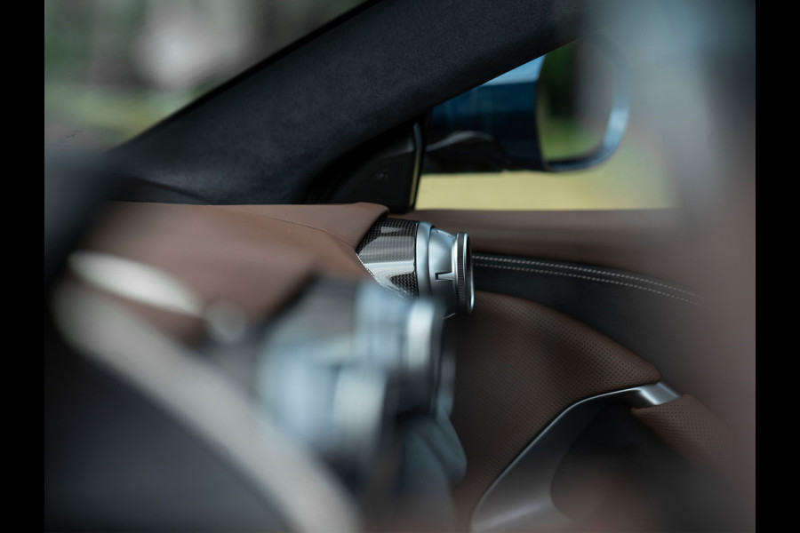 Ferrari 812 Superfast | Atelier Car | Blu Swaters | Veel alcantara! | Lift | JBL | Carbon Driver Zone | Briljante configuratie