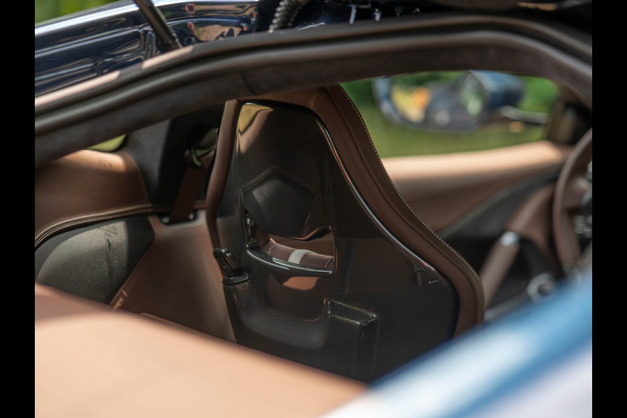 Ferrari 812 Superfast | Atelier Car | Blu Swaters | Veel alcantara! | Lift | JBL | Carbon Driver Zone | Briljante configuratie