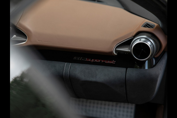 Ferrari 812 Superfast | Atelier Car | Blu Swaters | Veel alcantara! | Lift | JBL | Carbon Driver Zone | Briljante configuratie