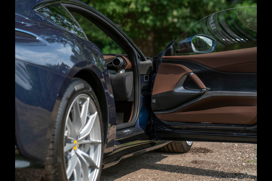 Ferrari 812 Superfast | Atelier Car | Blu Swaters | Veel alcantara! | Lift | JBL | Carbon Driver Zone | Briljante configuratie