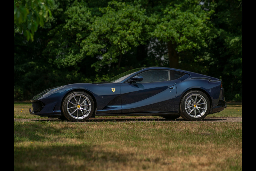 Ferrari 812 Superfast | Atelier Car | Blu Swaters | Veel alcantara! | Lift | JBL | Carbon Driver Zone | Briljante configuratie