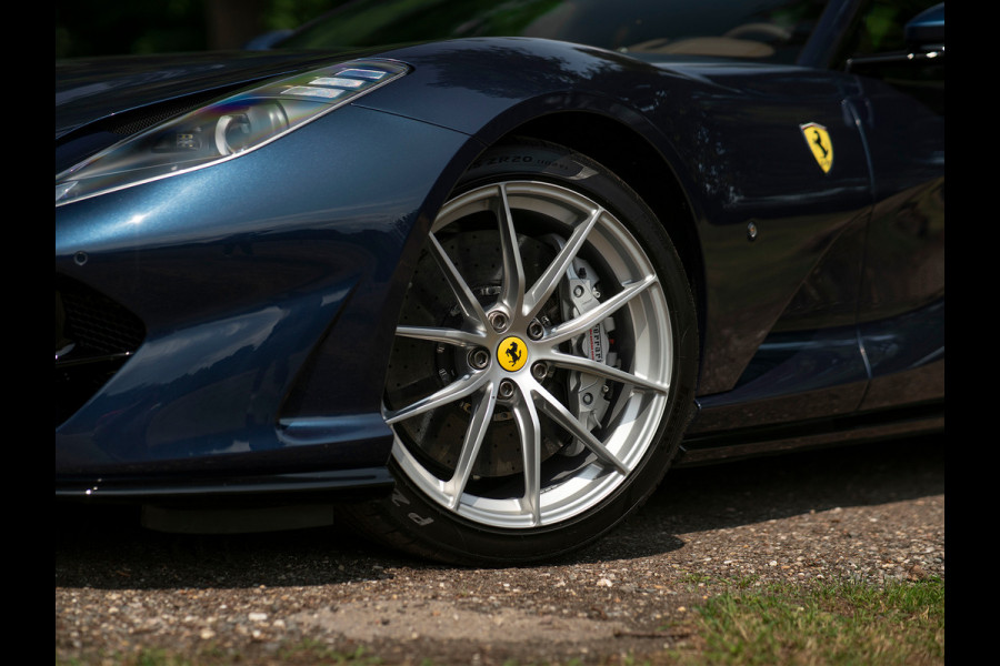 Ferrari 812 Superfast | Atelier Car | Blu Swaters | Veel alcantara! | Lift | JBL | Carbon Driver Zone | Briljante configuratie