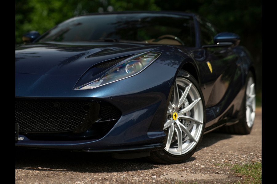 Ferrari 812 Superfast | Atelier Car | Blu Swaters | Veel alcantara! | Lift | JBL | Carbon Driver Zone | Briljante configuratie