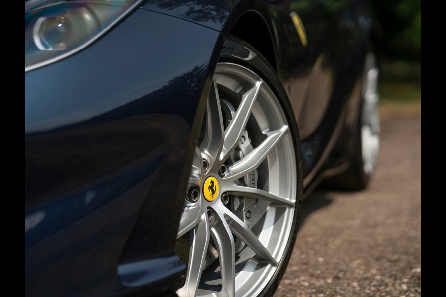 Ferrari 812 Superfast | Atelier Car | Blu Swaters | Veel alcantara! | Lift | JBL | Carbon Driver Zone | Briljante configuratie