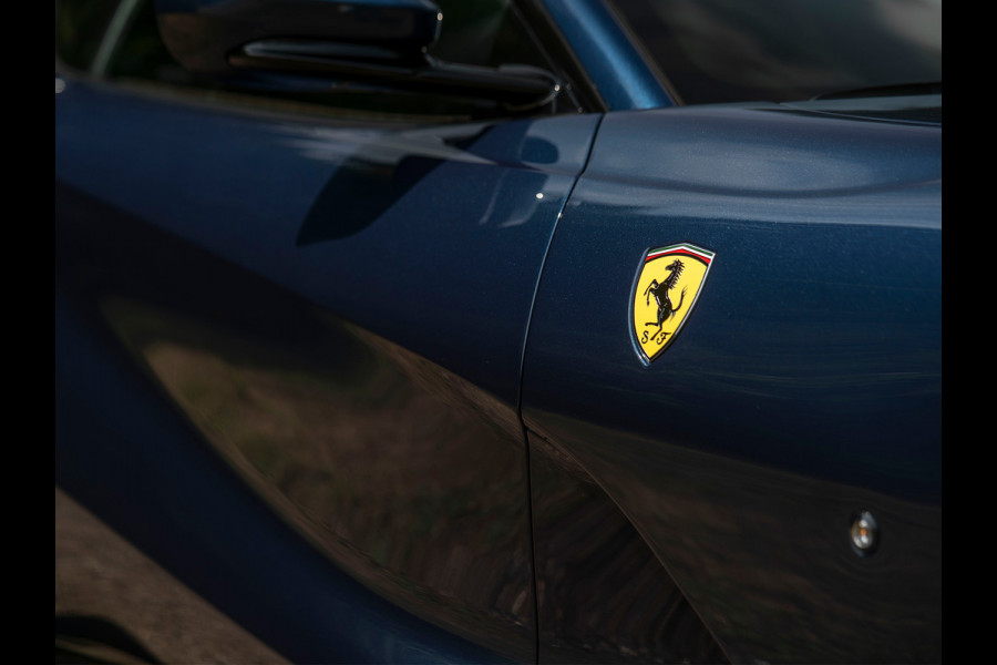 Ferrari 812 Superfast | Atelier Car | Blu Swaters | Veel alcantara! | Lift | JBL | Carbon Driver Zone | Briljante configuratie