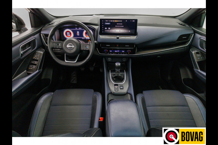 Nissan QASHQAI 1.3 MHEV Tekna Design Pack 141 PK | Pano | 360 Camera | Elec. klep | Adap. cruise | Headup display | Draadloze lader, automatisch inparkeren, dode hoek detectie, zwarte hemel