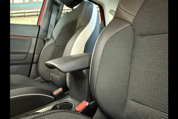 Renault Captur 1.3 TCe 130 Intens | Navi | ACC | Blindspot | Clima | Stoelverwarming | 100% Onderhouden! TOPSTAAT.