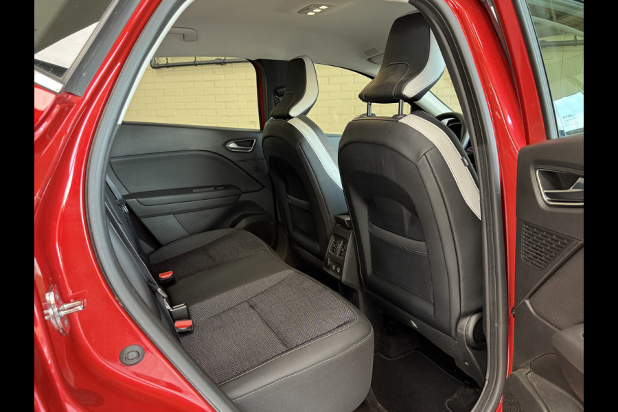 Renault Captur 1.3 TCe 130 Intens | Navi | ACC | Blindspot | Clima | Stoelverwarming | 100% Onderhouden! TOPSTAAT.