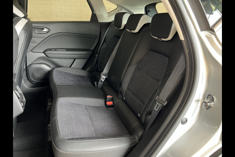 Renault Captur 1.3 TCe 155Pk Intens | Groot Navi | ACC | Blindspot | Camera | 17" | PDC V+A 100% Dealer onderhouden!