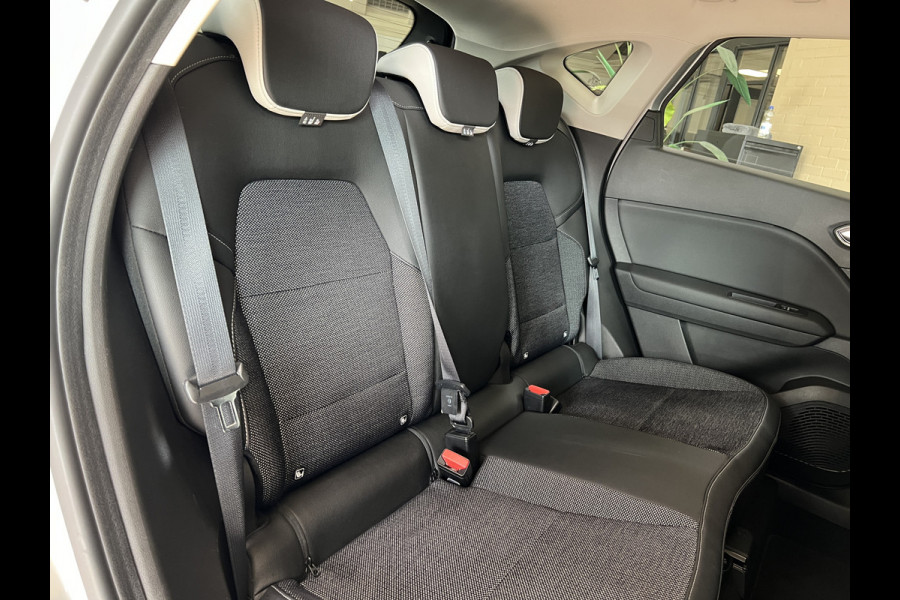 Renault Captur 1.3 TCe 155Pk Intens | Groot Navi | ACC | Blindspot | Camera | 17" | PDC V+A 100% Dealer onderhouden!