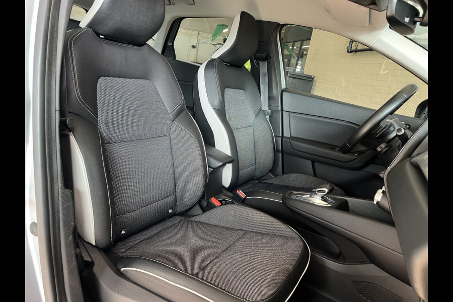 Renault Captur 1.3 TCe 155Pk Intens | Groot Navi | ACC | Blindspot | Camera | 17" | PDC V+A 100% Dealer onderhouden!
