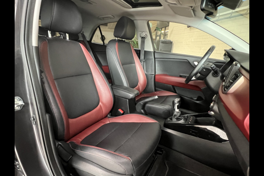 Kia Rio 1.0 TGDI 120pk | Platinum Edition | VERKOCHT! Navi | Camera | Leder | Pano | 17"| Stoel & Stuur Verwarming | Volledig onderhouden!