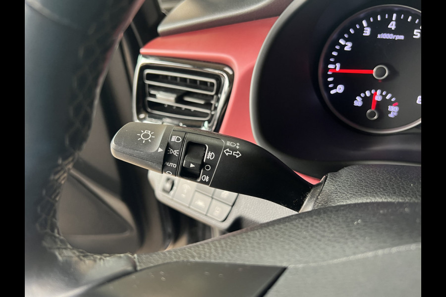 Kia Rio 1.0 TGDI 120pk | Platinum Edition | VERKOCHT! Navi | Camera | Leder | Pano | 17"| Stoel & Stuur Verwarming | Volledig onderhouden!
