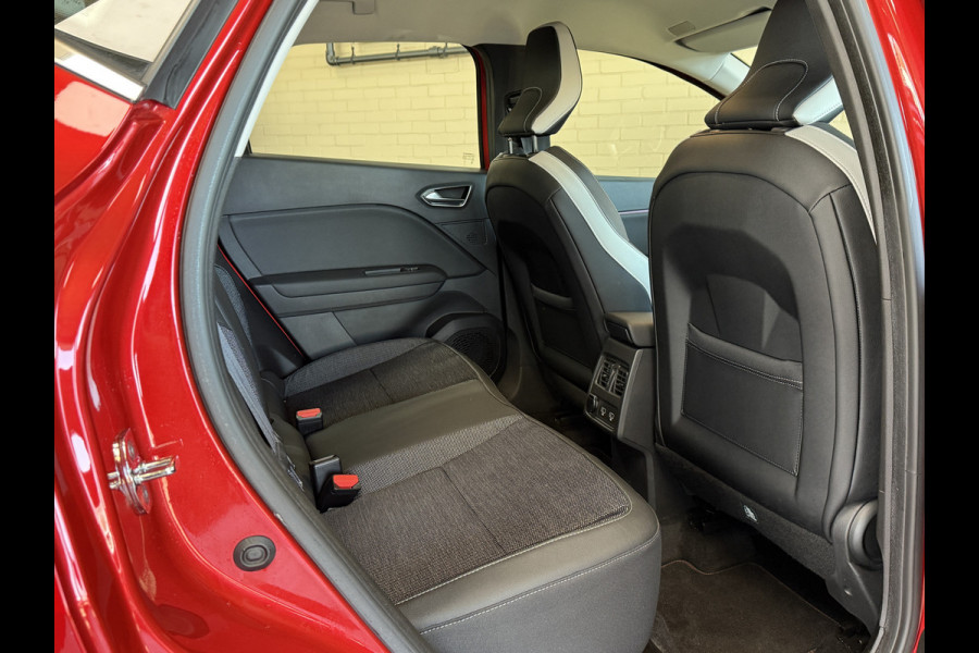 Renault Captur 1.3 TCe 130 AUT Intens | Navi | ACC | Blindspot | Camera | 17 inch | PDC V+A | 100% Renault dealer onderhouden!