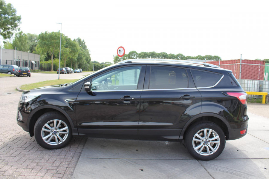 Ford Kuga 1.5 EcoBoost Titanium prijs is incl btw CAMERA TREKHAAK VERWARMBARE STOELEN MULTIMEDIA