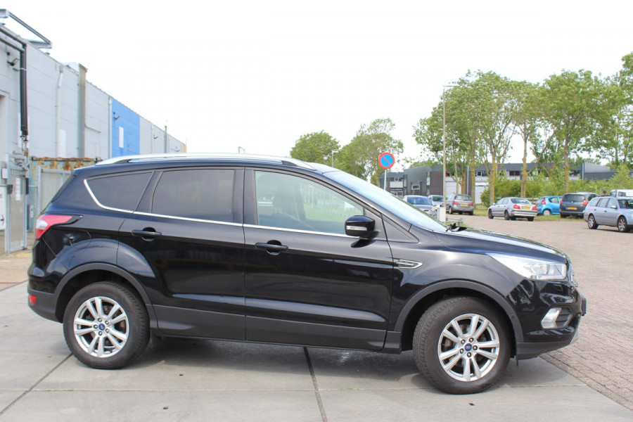 Ford Kuga 1.5 EcoBoost Titanium prijs is incl btw CAMERA TREKHAAK VERWARMBARE STOELEN MULTIMEDIA