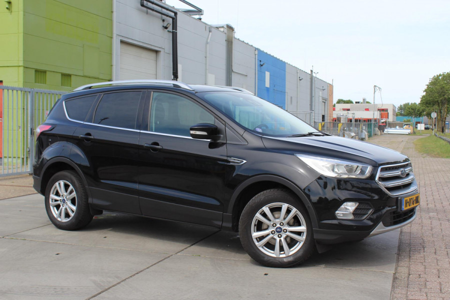 Ford Kuga 1.5 EcoBoost Titanium prijs is incl btw CAMERA TREKHAAK VERWARMBARE STOELEN MULTIMEDIA