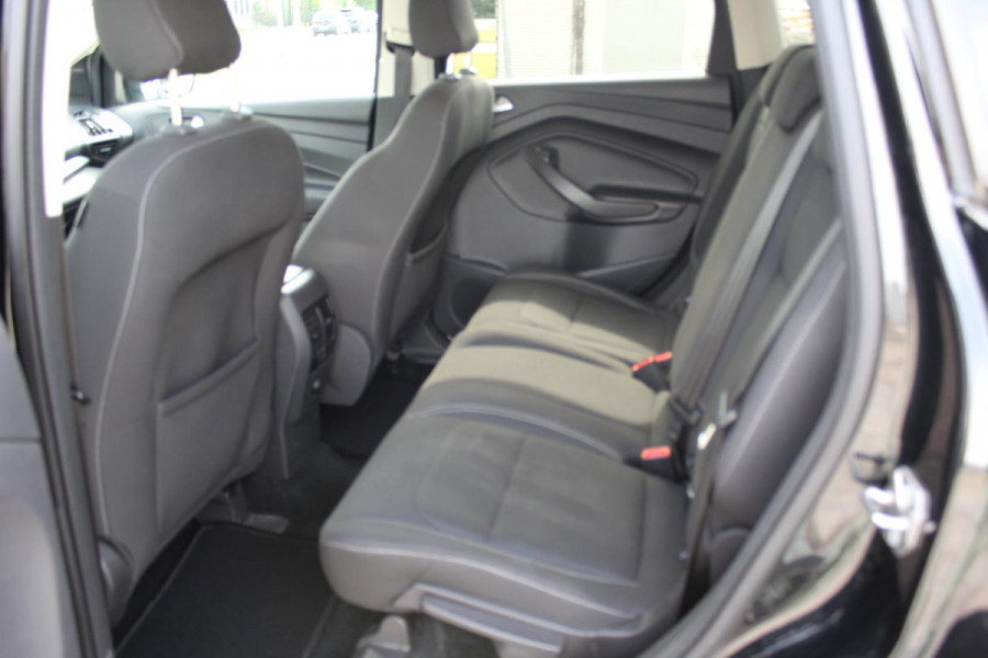Ford Kuga 1.5 EcoBoost Titanium prijs is incl btw CAMERA TREKHAAK VERWARMBARE STOELEN MULTIMEDIA