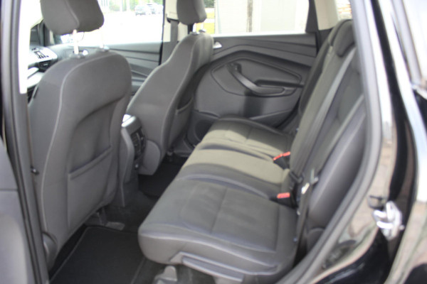 Ford Kuga 1.5 EcoBoost Titanium prijs is incl btw CAMERA TREKHAAK VERWARMBARE STOELEN MULTIMEDIA