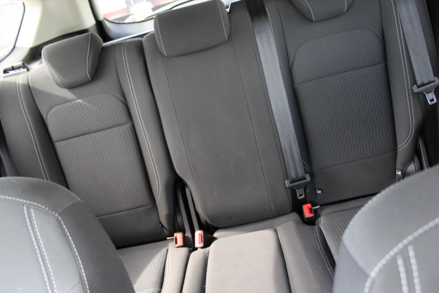Ford Kuga 1.5 EcoBoost Titanium prijs is incl btw CAMERA TREKHAAK VERWARMBARE STOELEN MULTIMEDIA
