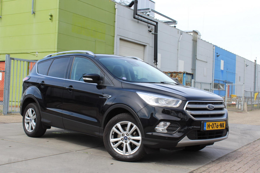 Ford Kuga 1.5 EcoBoost Titanium prijs is incl btw CAMERA TREKHAAK VERWARMBARE STOELEN MULTIMEDIA