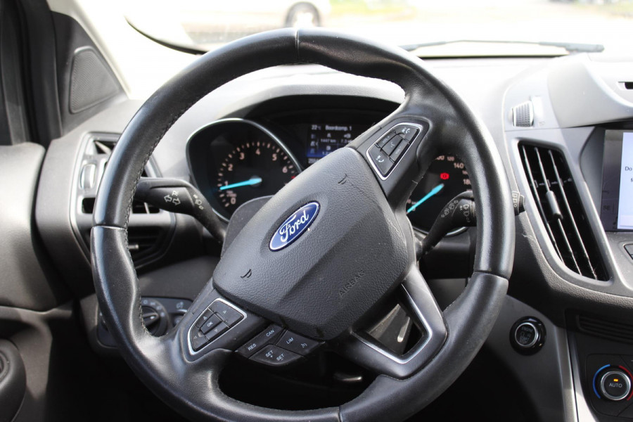 Ford Kuga 1.5 EcoBoost Titanium prijs is incl btw CAMERA TREKHAAK VERWARMBARE STOELEN MULTIMEDIA