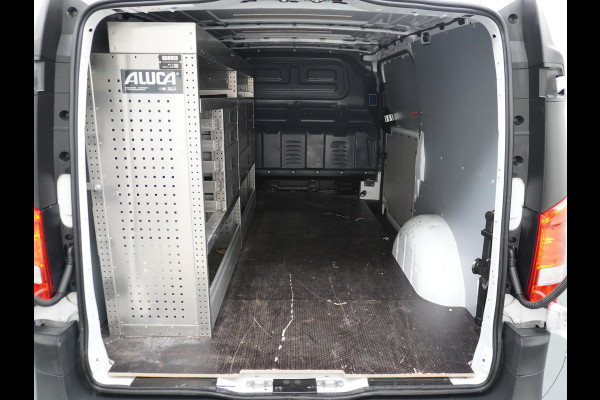 Mercedes-Benz Vito 116CDI 164PK Lang Navi PDC-v+a Camera ParkAssist Trekhaak Airco-CruiseC. Regen-Lichtsensor Bluetooth Schuifdeur Betonplex vloer Wandbetimmering + LedVerlichte-laadruim Dimlicht-Assist Tempmatik Warmtewerend-Glas Elektr-Spiegels+Verwarmd  2.000kg Trekvermogen 1e Eigenaar Nwe Model BlueTec gen 3  EURO 6 CI