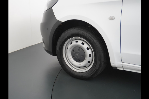Mercedes-Benz Vito 116CDI 164PK Lang Navi PDC-v+a Camera ParkAssist Trekhaak Airco-CruiseC. Regen-Lichtsensor Bluetooth Schuifdeur Betonplex vloer Wandbetimmering + LedVerlichte-laadruim Dimlicht-Assist Tempmatik Warmtewerend-Glas Elektr-Spiegels+Verwarmd  2.000kg Trekvermogen 1e Eigenaar Nwe Model BlueTec gen 3  EURO 6 CI