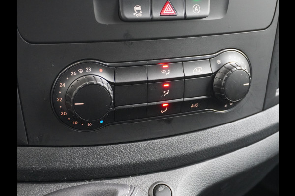 Mercedes-Benz Vito 116CDI 164PK Lang Navi PDC-v+a Camera ParkAssist Trekhaak Airco-CruiseC. Regen-Lichtsensor Bluetooth Schuifdeur Betonplex vloer Wandbetimmering + LedVerlichte-laadruim Dimlicht-Assist Tempmatik Warmtewerend-Glas Elektr-Spiegels+Verwarmd  2.000kg Trekvermogen 1e Eigenaar Nwe Model BlueTec gen 3  EURO 6 CI