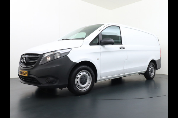 Mercedes-Benz Vito 116CDI 164PK Lang Navi PDC-v+a Camera ParkAssist Trekhaak Airco-CruiseC. Regen-Lichtsensor Bluetooth Schuifdeur Betonplex vloer Wandbetimmering + LedVerlichte-laadruim Dimlicht-Assist Tempmatik Warmtewerend-Glas Elektr-Spiegels+Verwarmd  2.000kg Trekvermogen 1e Eigenaar Nwe Model BlueTec gen 3  EURO 6 CI