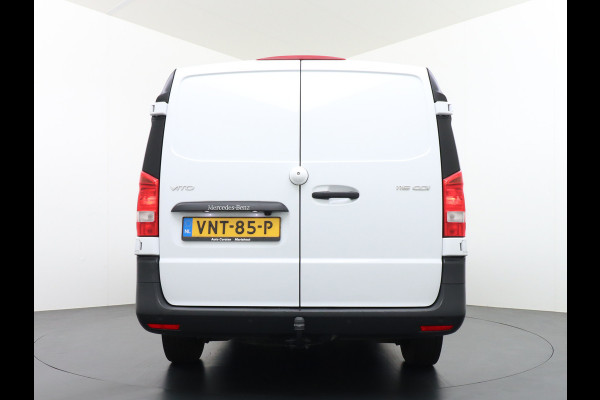 Mercedes-Benz Vito 116CDI 164PK Lang Navi PDC-v+a Camera ParkAssist Trekhaak Airco-CruiseC. Regen-Lichtsensor Bluetooth Schuifdeur Betonplex vloer Wandbetimmering + LedVerlichte-laadruim Dimlicht-Assist Tempmatik Warmtewerend-Glas Elektr-Spiegels+Verwarmd  2.000kg Trekvermogen 1e Eigenaar Nwe Model BlueTec gen 3  EURO 6 CI
