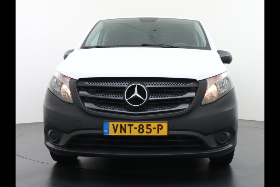 Mercedes-Benz Vito 116CDI 164PK Lang Navi PDC-v+a Camera ParkAssist Trekhaak Airco-CruiseC. Regen-Lichtsensor Bluetooth Schuifdeur Betonplex vloer Wandbetimmering + LedVerlichte-laadruim Dimlicht-Assist Tempmatik Warmtewerend-Glas Elektr-Spiegels+Verwarmd  2.000kg Trekvermogen 1e Eigenaar Nwe Model BlueTec gen 3  EURO 6 CI