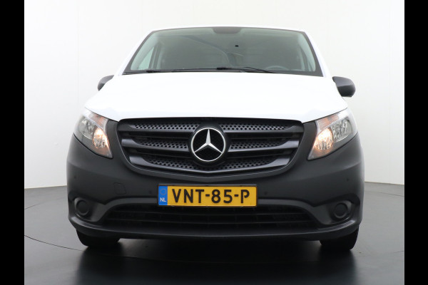 Mercedes-Benz Vito 116CDI 164PK Lang Navi PDC-v+a Camera ParkAssist Trekhaak Airco-CruiseC. Regen-Lichtsensor Bluetooth Schuifdeur Betonplex vloer Wandbetimmering + LedVerlichte-laadruim Dimlicht-Assist Tempmatik Warmtewerend-Glas Elektr-Spiegels+Verwarmd  2.000kg Trekvermogen 1e Eigenaar Nwe Model BlueTec gen 3  EURO 6 CI