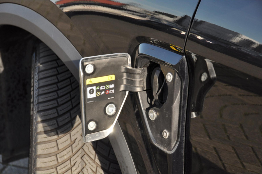Lynk & Co 01 1.5 Lynk & Co 01 / 360 camera / Adaptieve cruise control/ Elektrische stoelen/ BLIS/ Stoelverwarming/ Elektrische achterklep/ Climate control/ Parkeersensoren met camera/ Regensensor/ Keyless entry