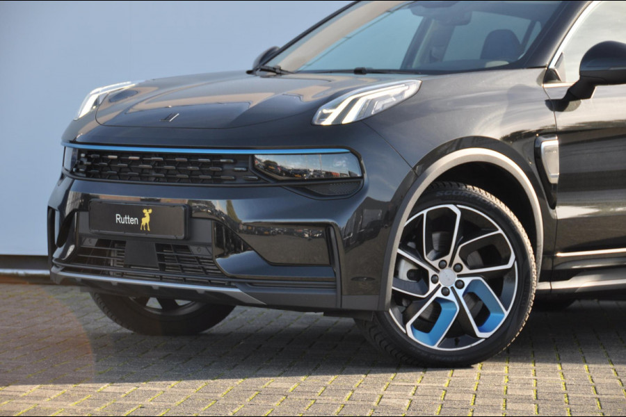Lynk & Co 01 1.5 Lynk & Co 01 / 360 camera / Adaptieve cruise control/ Elektrische stoelen/ BLIS/ Stoelverwarming/ Elektrische achterklep/ Climate control/ Parkeersensoren met camera/ Regensensor/ Keyless entry