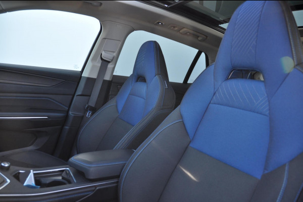 Lynk & Co 01 1.5 Lynk & Co 01 / 360 camera / Adaptieve cruise control/ Elektrische stoelen/ BLIS/ Stoelverwarming/ Elektrische achterklep/ Climate control/ Parkeersensoren met camera/ Regensensor/ Keyless entry
