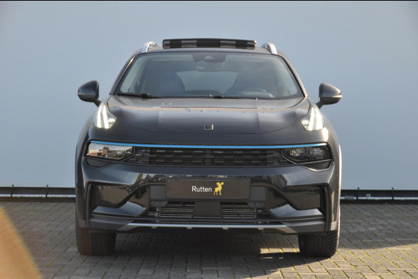Lynk & Co 01 1.5 Lynk & Co 01 / 360 camera / Adaptieve cruise control/ Elektrische stoelen/ BLIS/ Stoelverwarming/ Elektrische achterklep/ Climate control/ Parkeersensoren met camera/ Regensensor/ Keyless entry