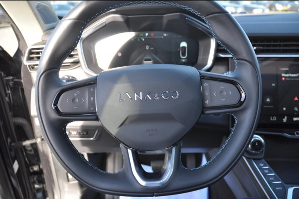 Lynk & Co 01 1.5 Lynk & Co 01 / 360 camera / Adaptieve cruise control/ Elektrische stoelen/ BLIS/ Stoelverwarming/ Elektrische achterklep/ Climate control/ Parkeersensoren met camera/ Regensensor/ Keyless entry