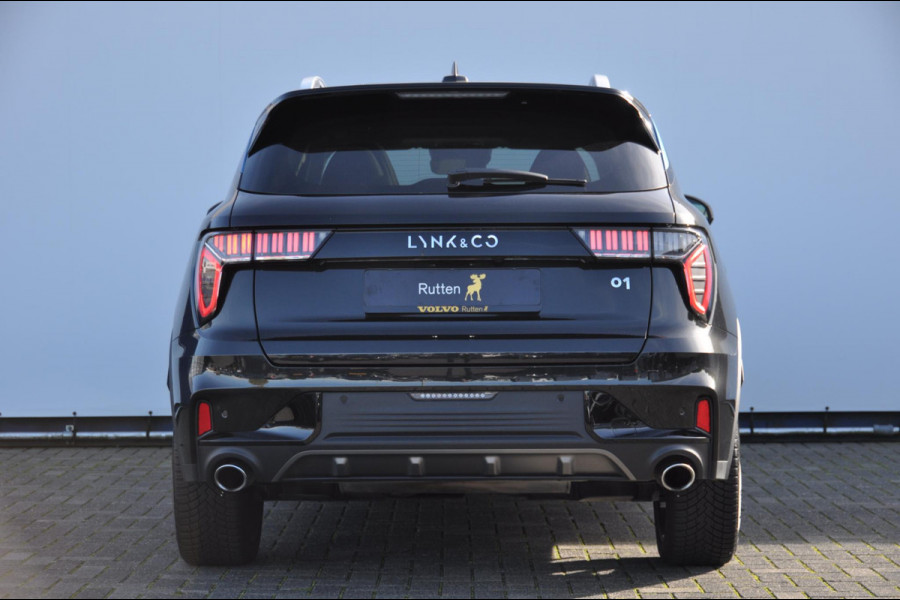 Lynk & Co 01 1.5 Lynk & Co 01 / 360 camera / Adaptieve cruise control/ Elektrische stoelen/ BLIS/ Stoelverwarming/ Elektrische achterklep/ Climate control/ Parkeersensoren met camera/ Regensensor/ Keyless entry