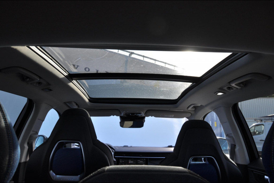 Lynk & Co 01 1.5 Lynk & Co 01 / 360 camera / Adaptieve cruise control/ Elektrische stoelen/ BLIS/ Stoelverwarming/ Elektrische achterklep/ Climate control/ Parkeersensoren met camera/ Regensensor/ Keyless entry