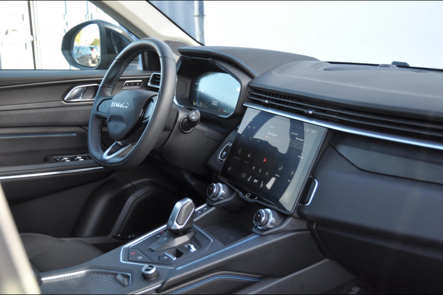 Lynk & Co 01 1.5 Lynk & Co 01 / 360 camera / Adaptieve cruise control/ Elektrische stoelen/ BLIS/ Stoelverwarming/ Elektrische achterklep/ Climate control/ Parkeersensoren met camera/ Regensensor/ Keyless entry