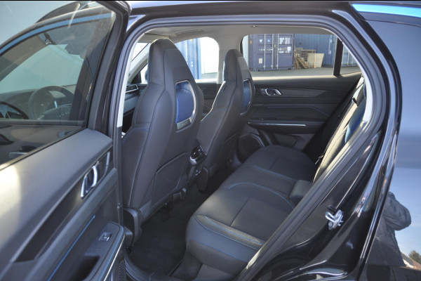 Lynk & Co 01 1.5 Lynk & Co 01 / 360 camera / Adaptieve cruise control/ Elektrische stoelen/ BLIS/ Stoelverwarming/ Elektrische achterklep/ Climate control/ Parkeersensoren met camera/ Regensensor/ Keyless entry