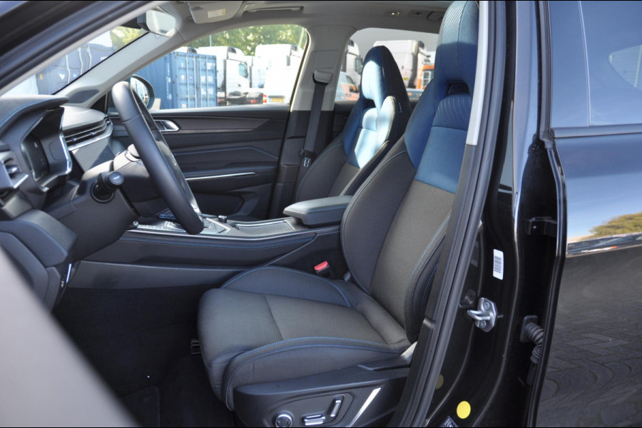 Lynk & Co 01 1.5 Lynk & Co 01 / 360 camera / Adaptieve cruise control/ Elektrische stoelen/ BLIS/ Stoelverwarming/ Elektrische achterklep/ Climate control/ Parkeersensoren met camera/ Regensensor/ Keyless entry