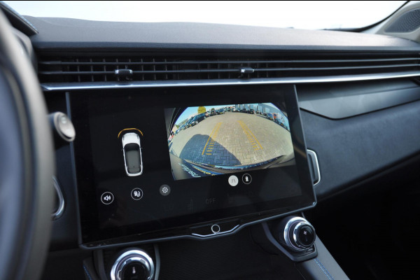 Lynk & Co 01 1.5 Lynk & Co 01 / 360 camera / Adaptieve cruise control/ Elektrische stoelen/ BLIS/ Stoelverwarming/ Elektrische achterklep/ Climate control/ Parkeersensoren met camera/ Regensensor/ Keyless entry