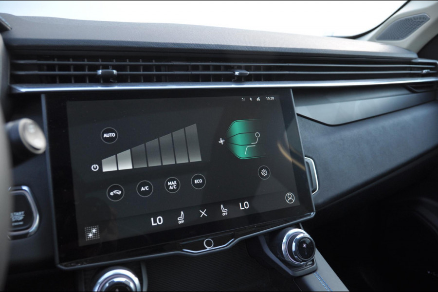 Lynk & Co 01 1.5 Lynk & Co 01 / 360 camera / Adaptieve cruise control/ Elektrische stoelen/ BLIS/ Stoelverwarming/ Elektrische achterklep/ Climate control/ Parkeersensoren met camera/ Regensensor/ Keyless entry