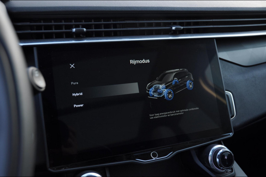 Lynk & Co 01 1.5 Lynk & Co 01 / 360 camera / Adaptieve cruise control/ Elektrische stoelen/ BLIS/ Stoelverwarming/ Elektrische achterklep/ Climate control/ Parkeersensoren met camera/ Regensensor/ Keyless entry