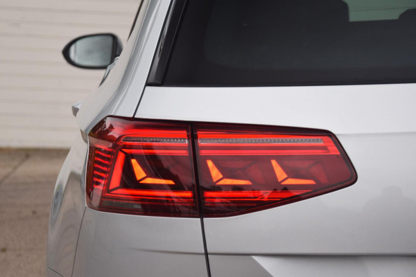 Volkswagen Passat Variant 2.0 TSI Elegance Business R ORIGINEEL NEDERLANDSE AUTO MET 18 DKM!!