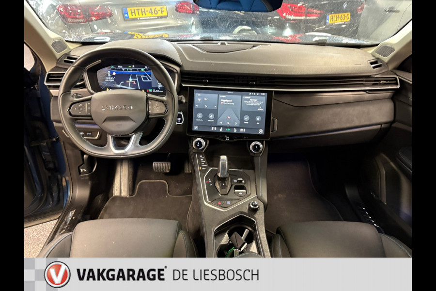 Lynk & Co 01 1.5 / pano / 360 camera / model 2023 / Infinity / navi /stoelverwarming